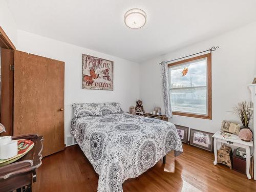 Holden, AB - Indoor Photo Showing Bedroom