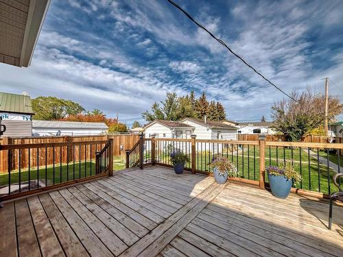 Holden, AB - Outdoor With Deck Patio Veranda With Exterior