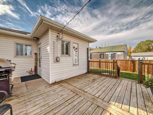 Holden, AB - Outdoor With Deck Patio Veranda With Exterior