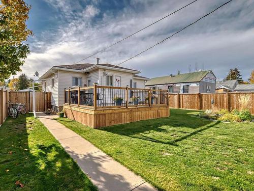 Holden, AB - Outdoor With Deck Patio Veranda