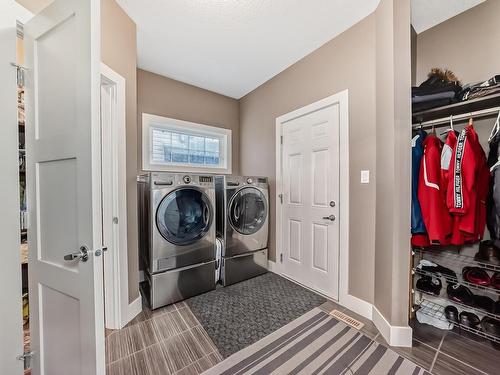 3503 Goodridge Bay Nw, Edmonton, AB - Indoor Photo Showing Laundry Room