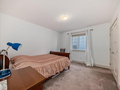 3503 Goodridge Bay Nw, Edmonton, AB - Indoor Photo Showing Bedroom