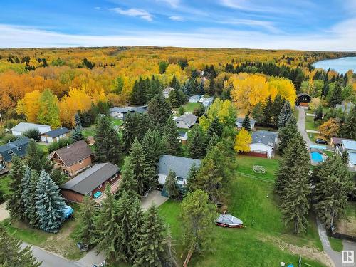 305 3 St, Rural Wetaskiwin County, AB 