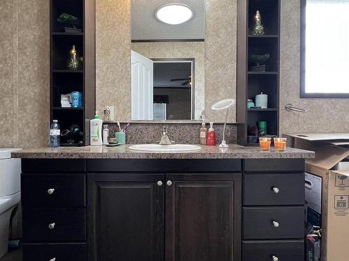 4607 57 Street, Two Hills, AB - Indoor Photo Showing Bathroom