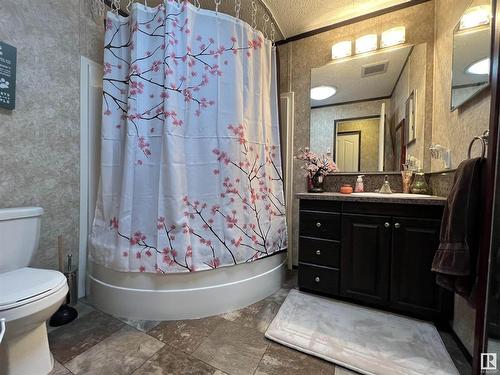 4607 57 Street, Two Hills, AB - Indoor Photo Showing Bathroom