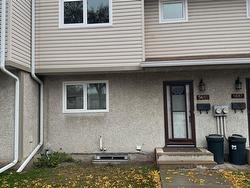 5685 137 AV NW  Edmonton, AB T2H 2H4