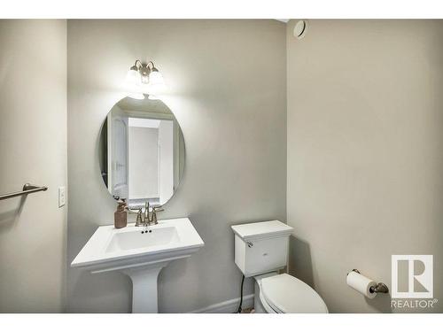 11620 17 Avenue, Edmonton, AB - Indoor Photo Showing Bathroom