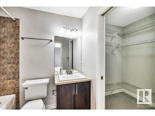 11620 17 Avenue, Edmonton, AB - Indoor Photo Showing Bathroom