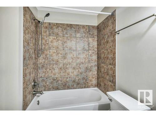 11620 17 Avenue, Edmonton, AB - Indoor Photo Showing Bathroom