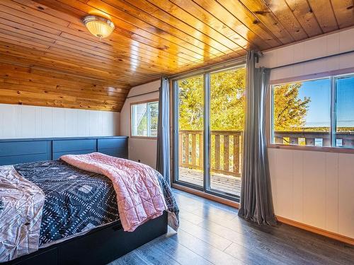 482 Lakeview Drive, Rural Lac Ste. Anne County, AB - Indoor Photo Showing Bedroom