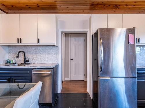 482 Lakeview Drive, Rural Lac Ste. Anne County, AB - Indoor Photo Showing Kitchen