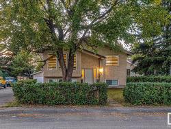 1686 46 ST NW  Edmonton, AB T6L 3H7