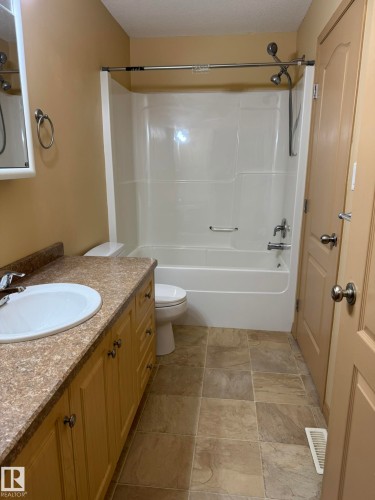 A&B 6404 -47 Street, Cold Lake, AB - Indoor Photo Showing Bathroom