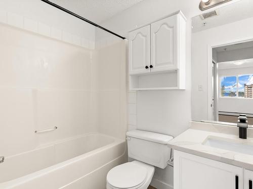 320 309 Clareview Station Drive, Edmonton, AB - Indoor Photo Showing Bathroom