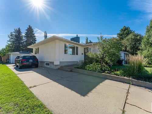 10719 42 Av Nw, Edmonton, AB 