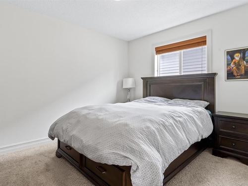 6111 10 Avenue, Edmonton, AB - Indoor Photo Showing Bedroom