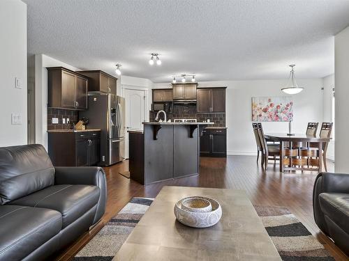 6111 10 Avenue, Edmonton, AB - Indoor Photo Showing Living Room