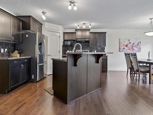 6111 10 Avenue, Edmonton, AB - Indoor Photo Showing Kitchen