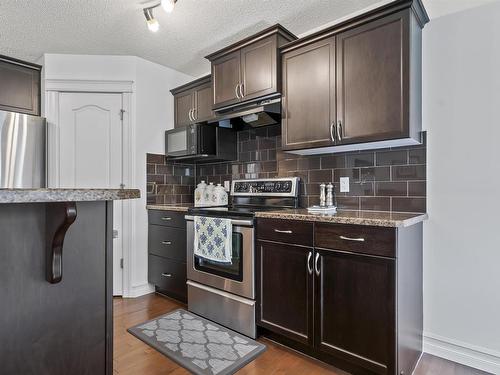 6111 10 Avenue, Edmonton, AB - Indoor Photo Showing Kitchen