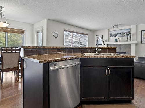 6111 10 Avenue, Edmonton, AB - Indoor Photo Showing Kitchen