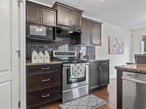 6111 10 Avenue, Edmonton, AB - Indoor Photo Showing Kitchen