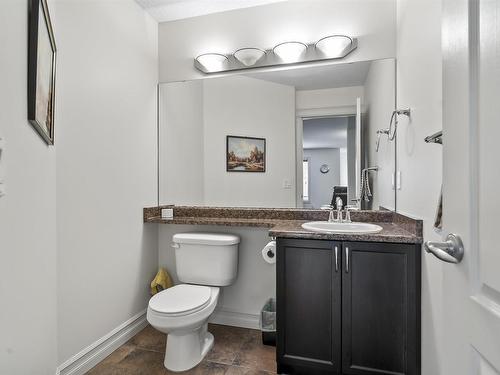 6111 10 Avenue, Edmonton, AB - Indoor Photo Showing Bathroom