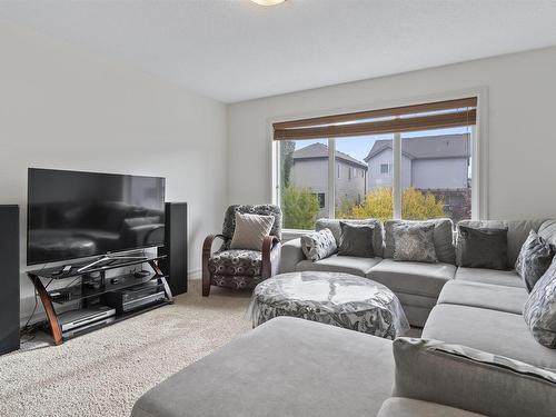 6111 10 Avenue, Edmonton, AB - Indoor Photo Showing Living Room