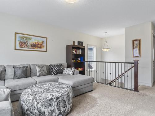 6111 10 Avenue, Edmonton, AB - Indoor Photo Showing Living Room