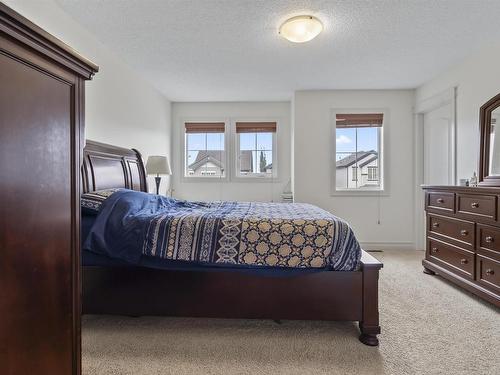 6111 10 Avenue, Edmonton, AB - Indoor Photo Showing Bedroom