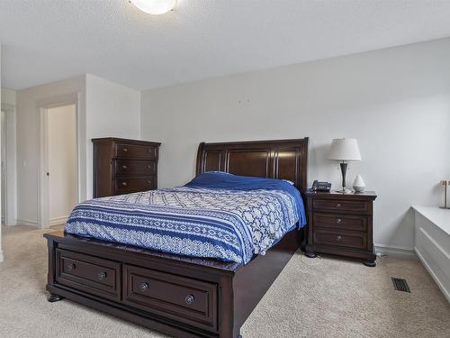 6111 10 Avenue, Edmonton, AB - Indoor Photo Showing Bedroom