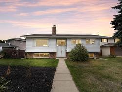 7416 18 AV NW  Edmonton, AB T6K 2B4