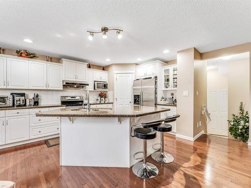 2012 33A Avenue, Edmonton, AB - Indoor Photo Showing Kitchen