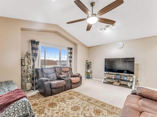 2012 33A Avenue, Edmonton, AB - Indoor Photo Showing Living Room