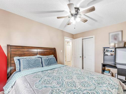 2012 33A Avenue, Edmonton, AB - Indoor Photo Showing Bedroom