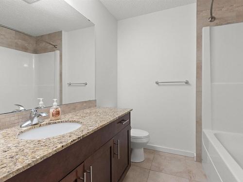 102 10524 77 Avenue, Edmonton, AB - Indoor Photo Showing Bathroom