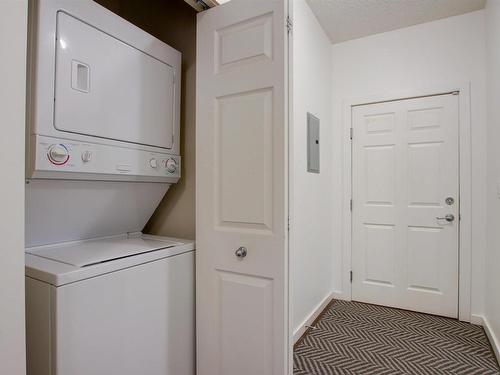 102 10524 77 Avenue, Edmonton, AB - Indoor Photo Showing Laundry Room