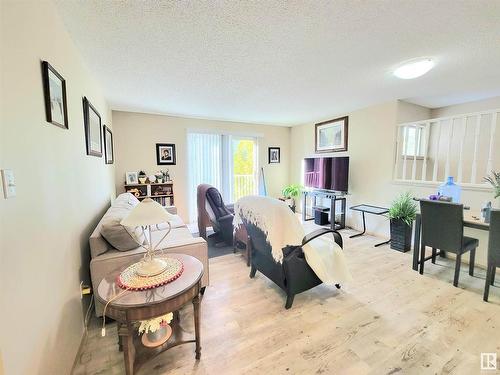 108D 122 Westpark, Fort Saskatchewan, AB - Indoor Photo Showing Dining Room