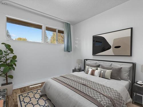 7821 154 Street, Edmonton, AB - Indoor Photo Showing Bedroom