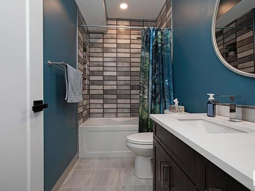 44 Amesbury Wynd, Sherwood Park, AB - Indoor Photo Showing Bathroom