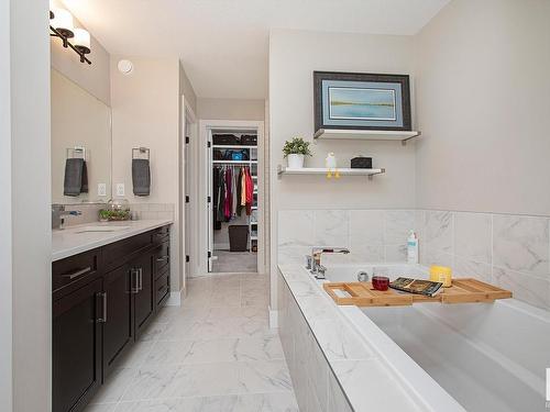 44 Amesbury Wynd, Sherwood Park, AB - Indoor Photo Showing Bathroom