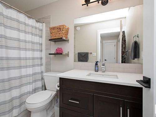 44 Amesbury Wynd, Sherwood Park, AB - Indoor Photo Showing Bathroom