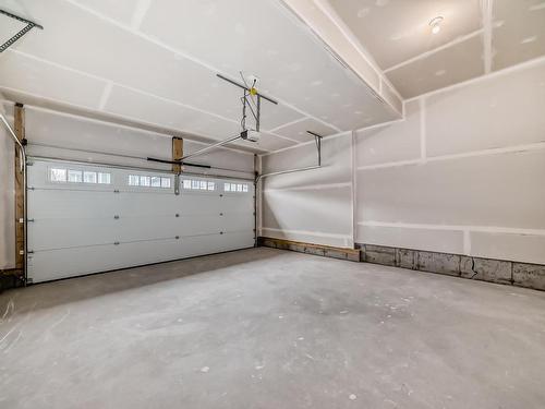 3346 168 Street, Edmonton, AB - Indoor Photo Showing Garage