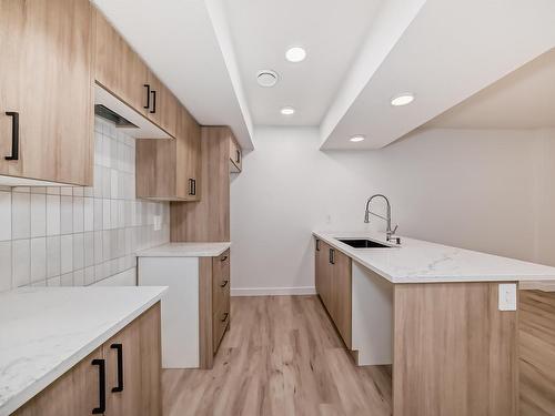 3346 168 Street, Edmonton, AB - Indoor Photo Showing Kitchen