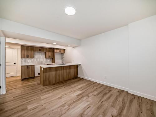 3346 168 Street, Edmonton, AB - Indoor Photo Showing Kitchen