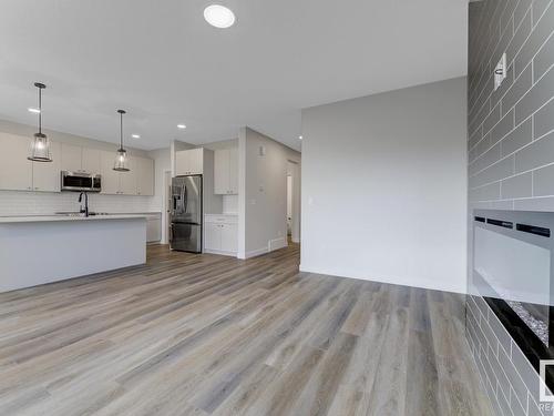 1835 Westerra Loop, Stony Plain, AB - Indoor Photo Showing Kitchen