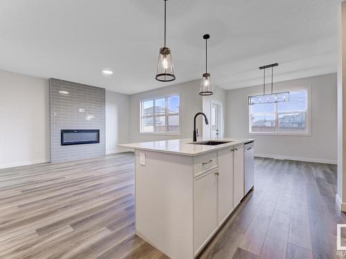 1835 Westerra Loop, Stony Plain, AB - Indoor Photo Showing Kitchen With Upgraded Kitchen