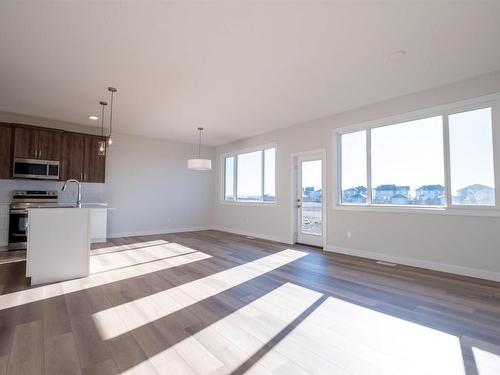 25 Waverly Way, Fort Saskatchewan, AB - Indoor Photo Showing Kitchen