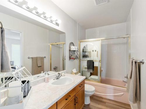 17207 91 Street, Edmonton, AB - Indoor Photo Showing Bathroom