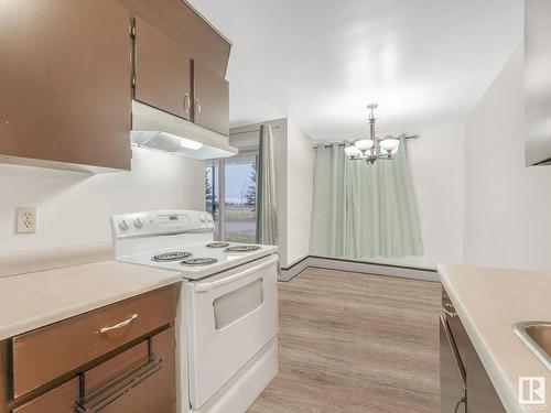 2 11255 31 Avenue, Edmonton, AB - Indoor Photo Showing Kitchen