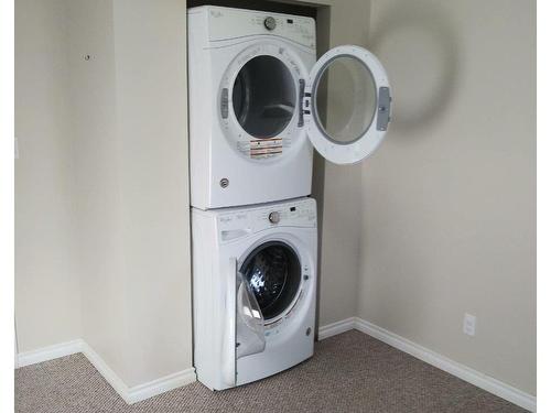 3409 Erickson Drive, Camrose, AB - Indoor Photo Showing Laundry Room